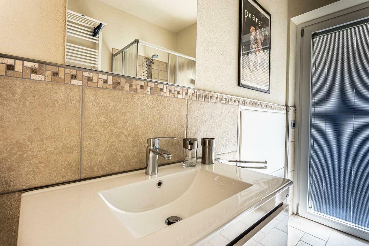 A&G Apartment Aosta - Elegante Casa 100 Mq Su Due Piani Con Wi-Fi-Giardino-Parcheggio エクステリア 写真